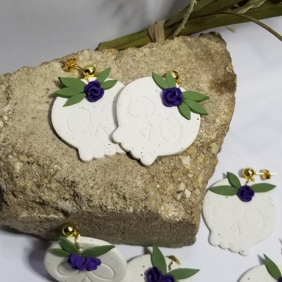 Handcrafted polymer clay earrings - Picture 2 of 3